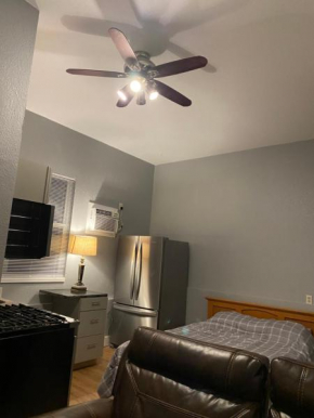 Studio near Garden of the Gods unit A - west studio